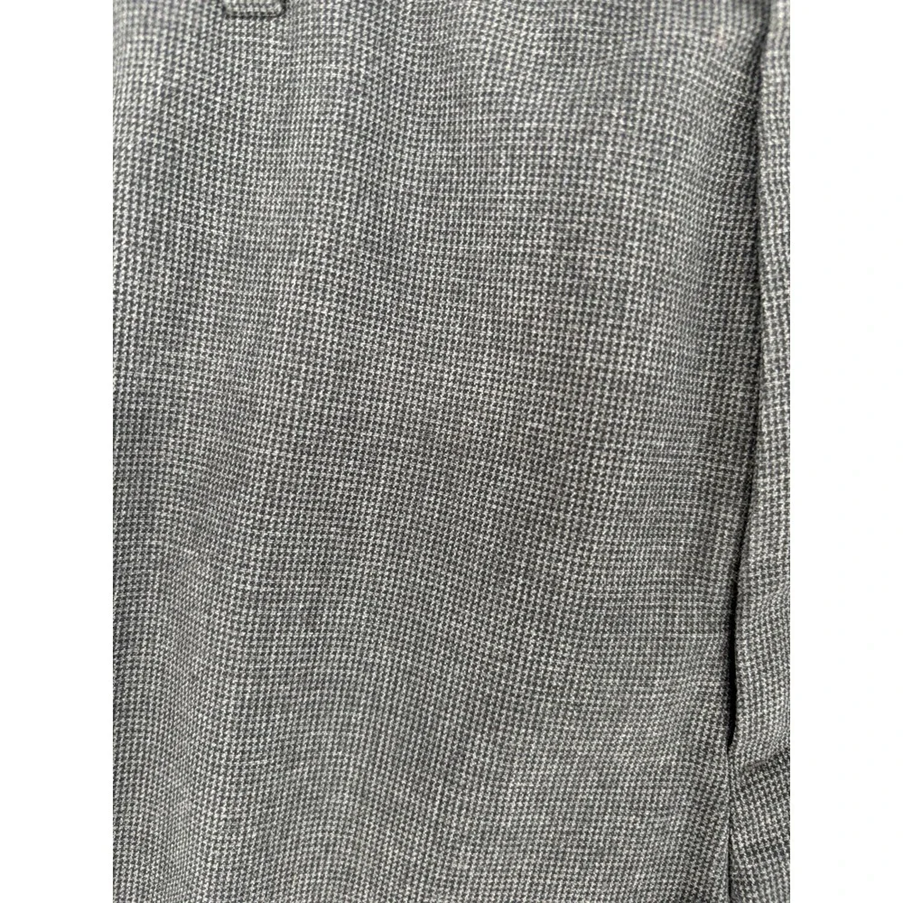 Banana Republic flaws material mid